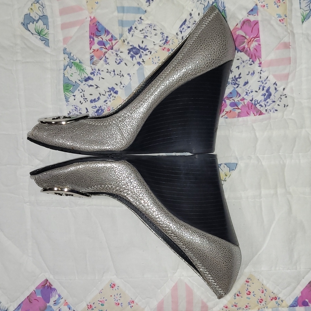 Tory Burch Sally 2 Wedges Size 5.5 - Picture 4 of 10